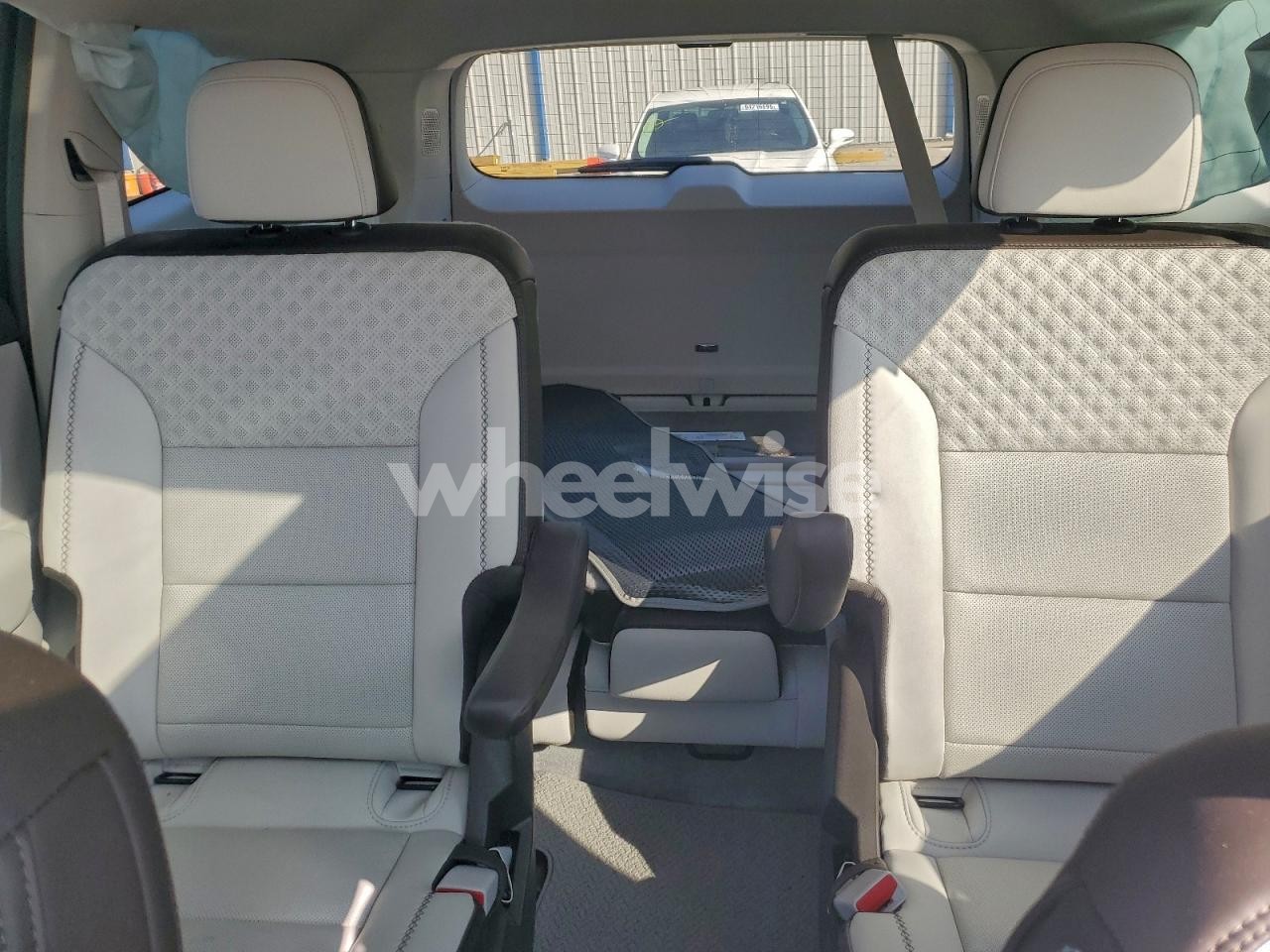 Photo 10 of 2025 GMC ACADIA DENALI (VIN 1GKENRRS6SJ141494)