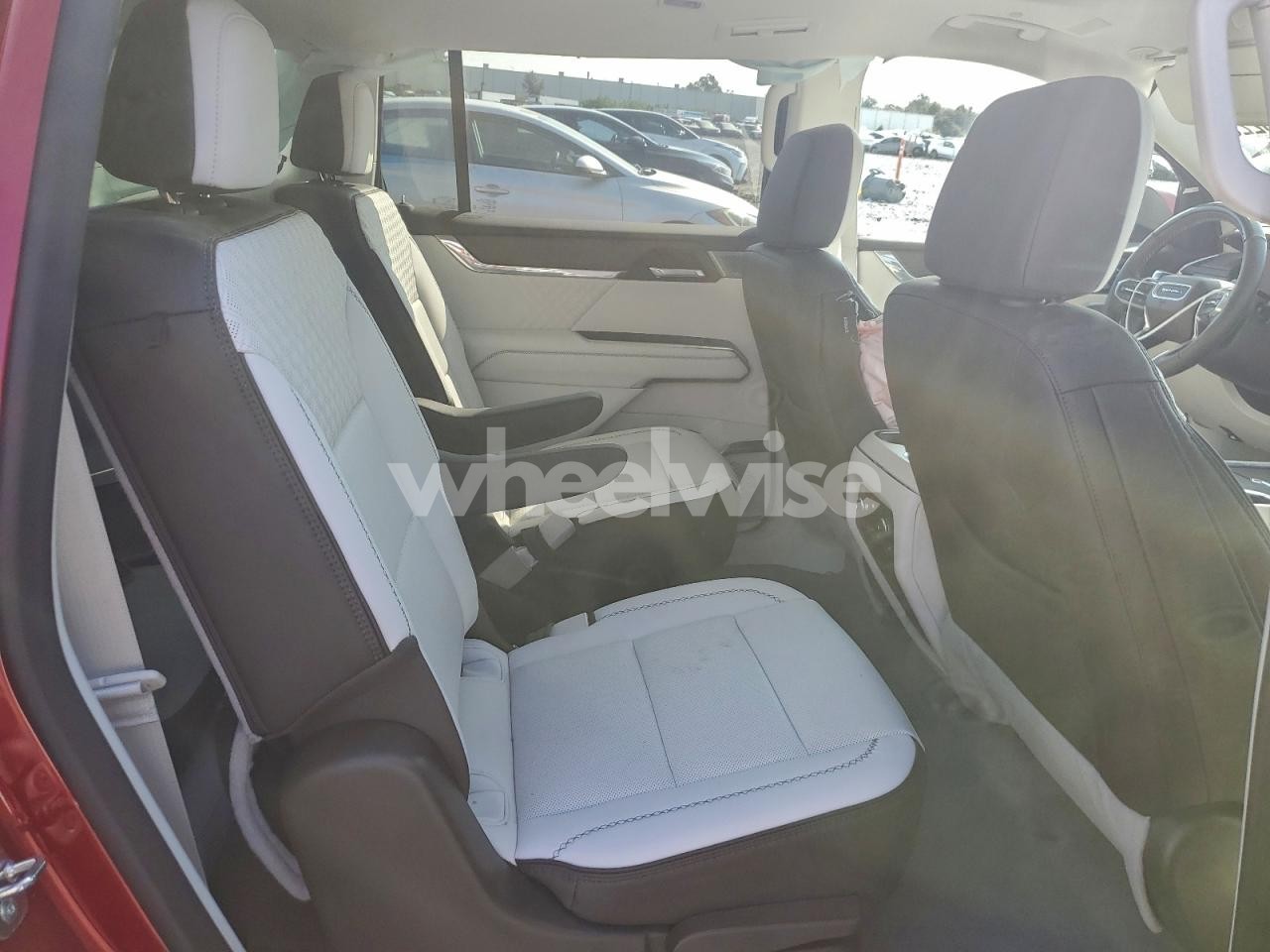 Photo 11 of 2025 GMC ACADIA DENALI (VIN 1GKENRRS6SJ141494)