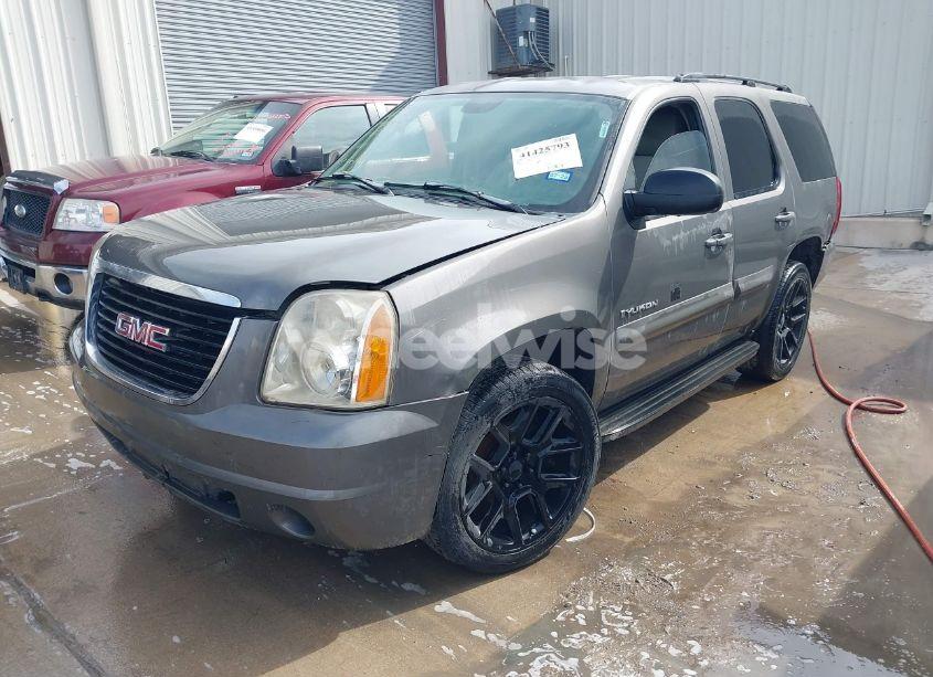 Photo 2 of 2007 Gmc Yukon SLE (VIN 1GKFC13C17R346467)