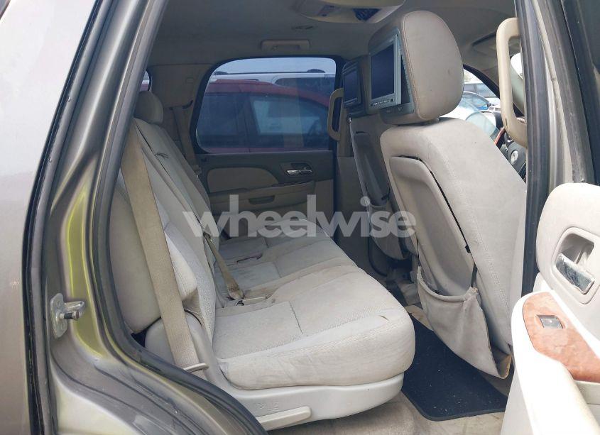 Photo 8 of 2007 Gmc Yukon SLE (VIN 1GKFC13C17R346467)