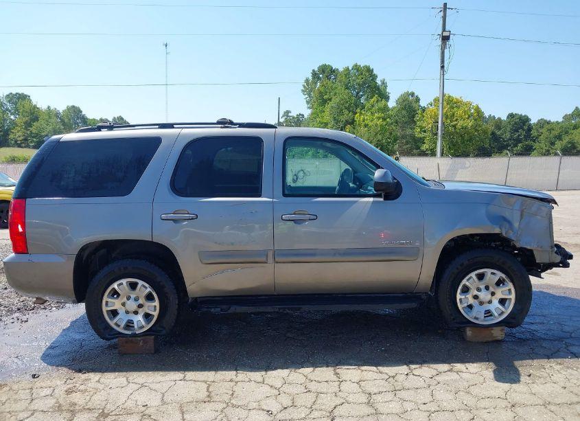 Photo 13 of 2008 Gmc Yukon SLE (VIN 1GKFC13C18R132175)