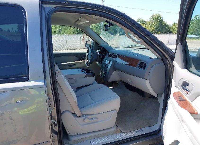 Photo 5 of 2008 Gmc Yukon SLE (VIN 1GKFC13C18R132175)