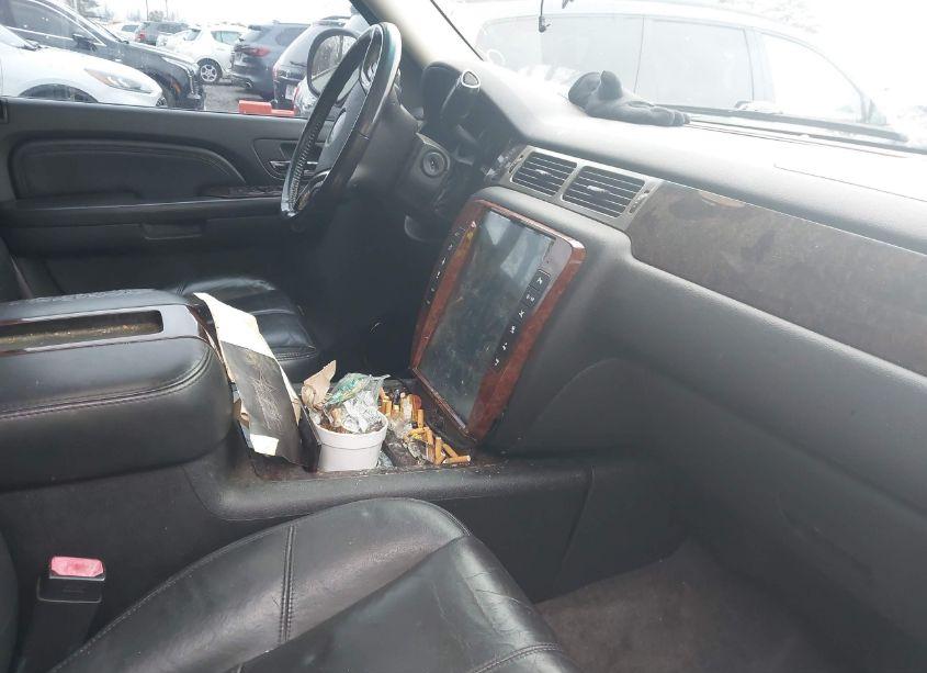 Photo 5 of 2009 Gmc Yukon DENALI (VIN 1GKFK03279R237955)