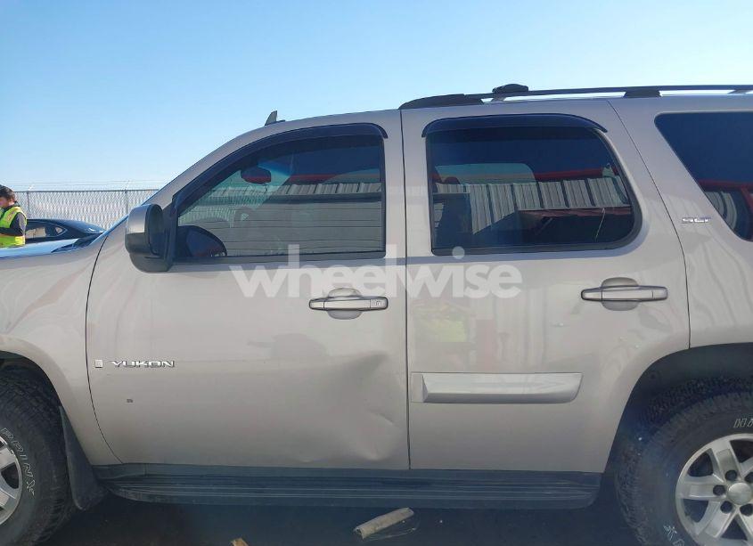 Photo 14 of 2007 Gmc Yukon SLT (VIN 1GKFK13027J116282)