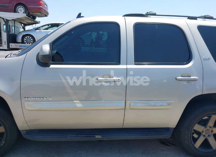 Photo 14 of 2007 Gmc Yukon SLT (VIN 1GKFK13027R169677)