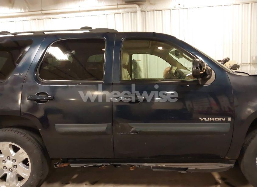 Photo 14 of 2007 Gmc Yukon SLT (VIN 1GKFK130X7J115798)