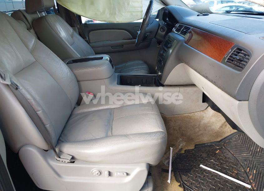 Photo 5 of 2007 Gmc Yukon (VIN 1GKFK130X7R120615)