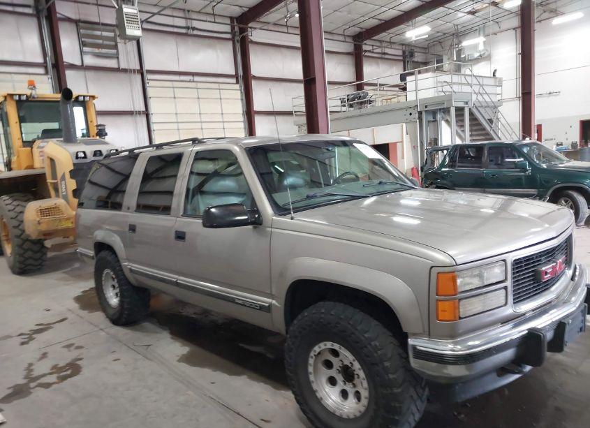 1999 Gmc Suburban 1500 SL (VIN 1GKFK16R4XJ720961) main photo