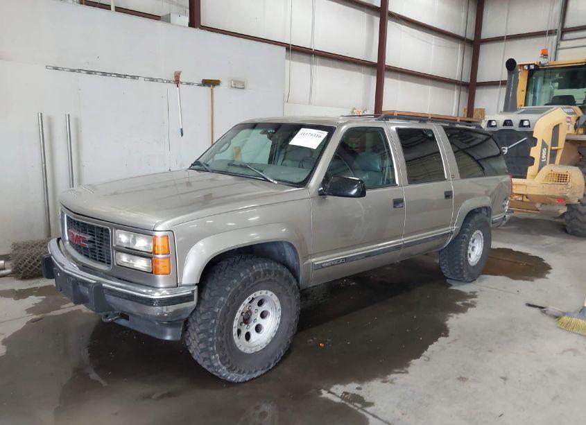 Photo 2 of 1999 Gmc Suburban 1500 SL (VIN 1GKFK16R4XJ720961)