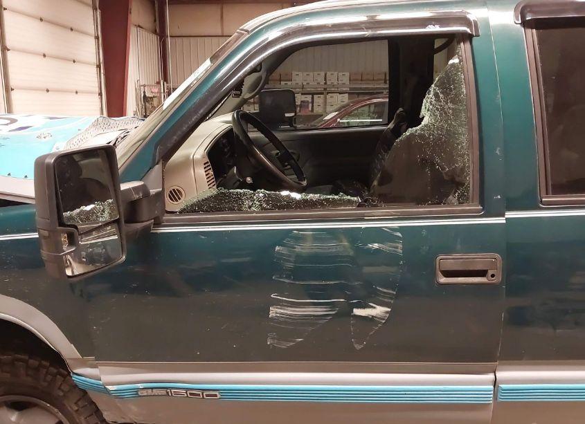 Photo 13 of 1999 Gmc Suburban 1500 SL (VIN 1GKFK16R7XJ790955)