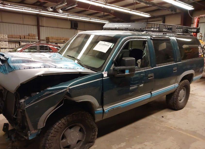 Photo 2 of 1999 Gmc Suburban 1500 SL (VIN 1GKFK16R7XJ790955)