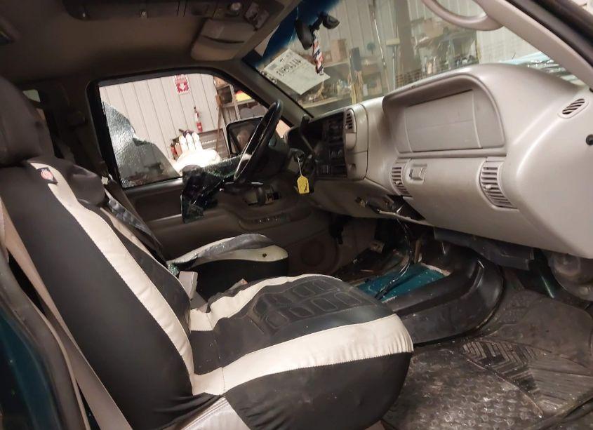 Photo 5 of 1999 Gmc Suburban 1500 SL (VIN 1GKFK16R7XJ790955)