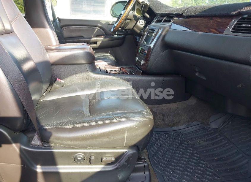 Photo 5 of 2007 Gmc Yukon DENALI (VIN 1GKFK63807J229151)