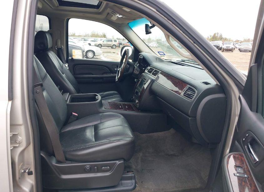 Photo 5 of 2007 Gmc Yukon DENALI (VIN 1GKFK63807J336362)