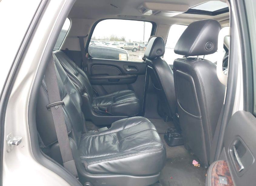 Photo 8 of 2007 Gmc Yukon DENALI (VIN 1GKFK63807J336362)