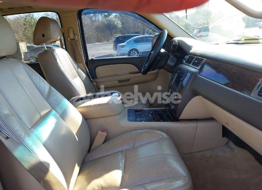 Photo 5 of 2008 Gmc Yukon DENALI (VIN 1GKFK63818J145535)