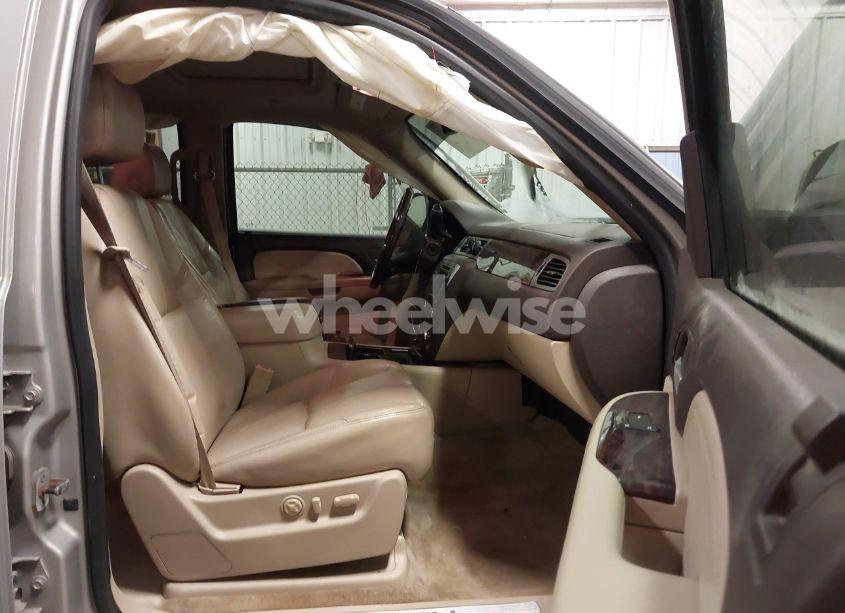 Photo 5 of 2008 Gmc Yukon DENALI (VIN 1GKFK63818J175263)