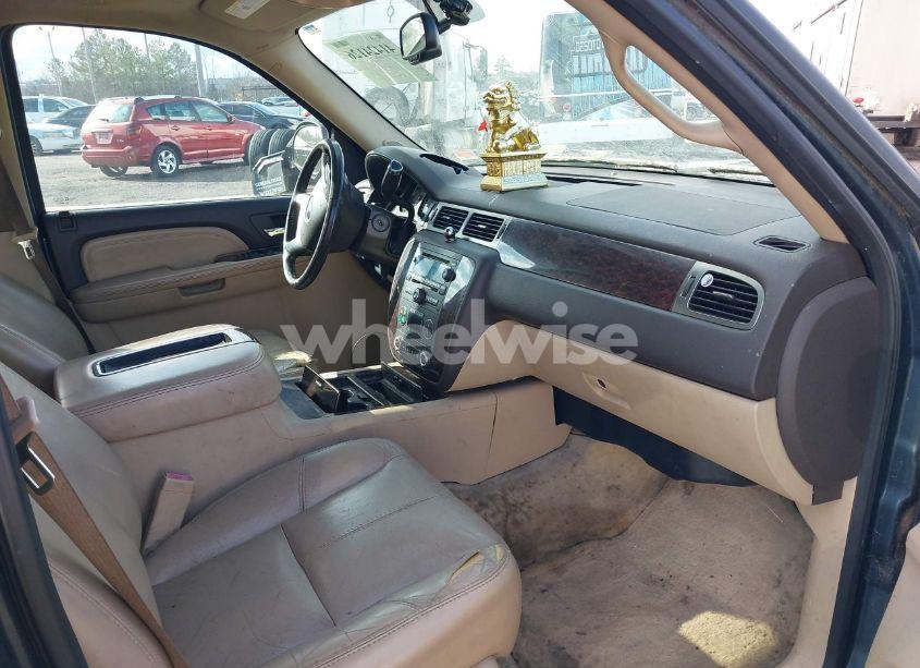 Photo 5 of 2007 Gmc Yukon DENALI (VIN 1GKFK63827J168661)