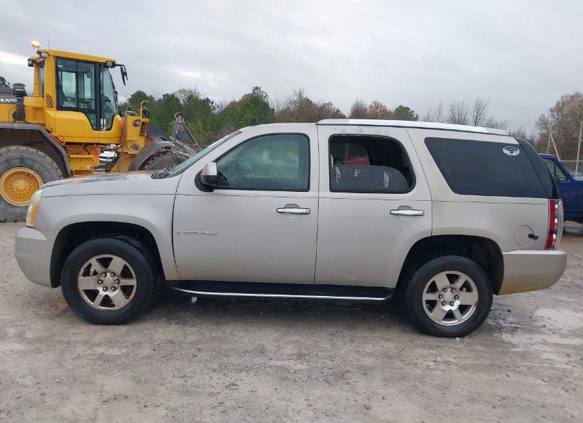 Photo 14 of 2007 Gmc Yukon DENALI (VIN 1GKFK63827J228471)