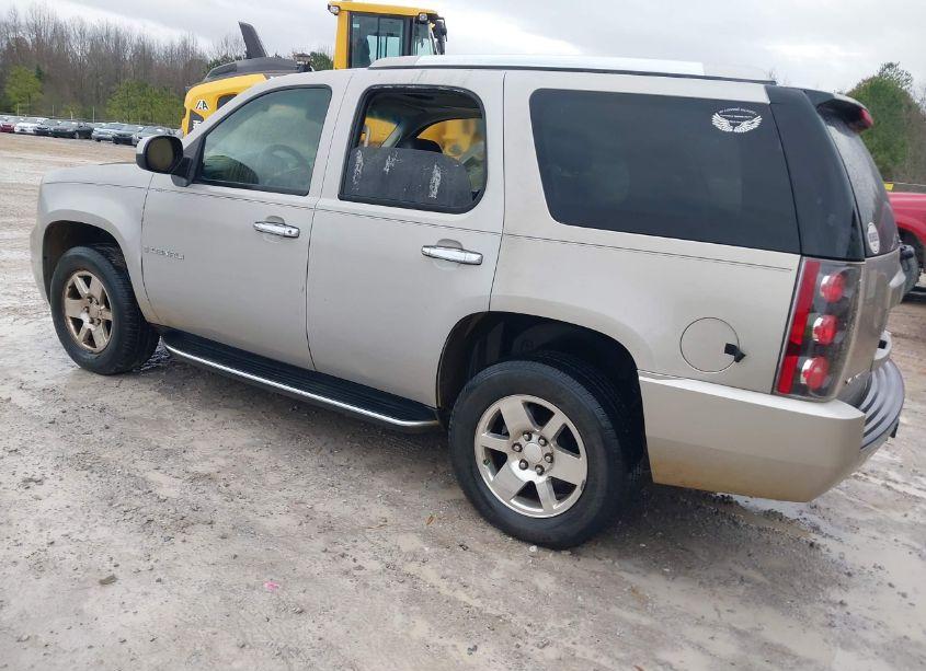 Photo 3 of 2007 Gmc Yukon DENALI (VIN 1GKFK63827J228471)