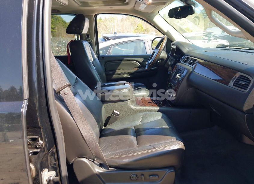 Photo 5 of 2007 Gmc Yukon DENALI (VIN 1GKFK63827J265939)