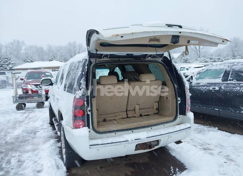 Photo 3 of 2007 Gmc Yukon DENALI (VIN 1GKFK63827J356757)