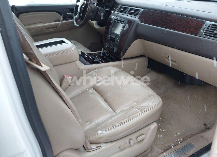 Photo 5 of 2007 Gmc Yukon DENALI (VIN 1GKFK63827J356757)