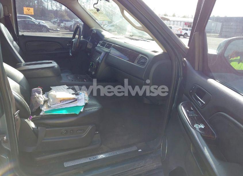 Photo 5 of 2007 Gmc Yukon DENALI (VIN 1GKFK63837J252519)