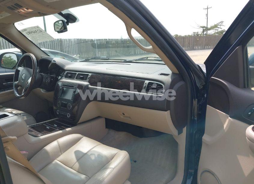 Photo 5 of 2007 Gmc Yukon DENALI (VIN 1GKFK63847J313456)