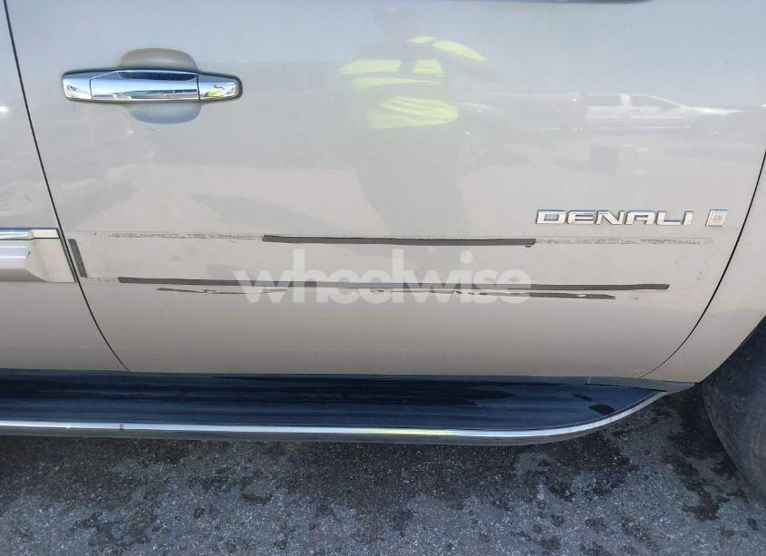 Photo 12 of 2007 Gmc Yukon DENALI (VIN 1GKFK63847J369039)