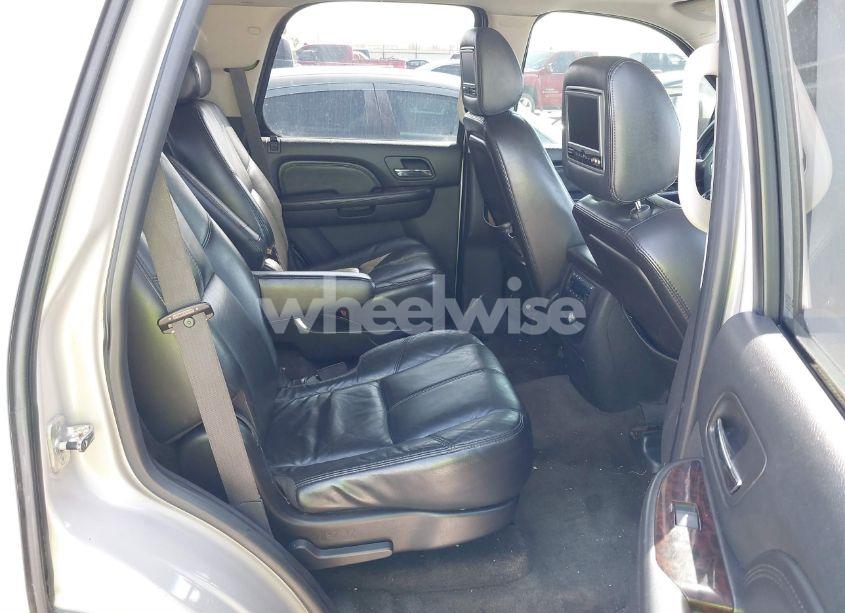 Photo 8 of 2007 Gmc Yukon DENALI (VIN 1GKFK63847J369039)