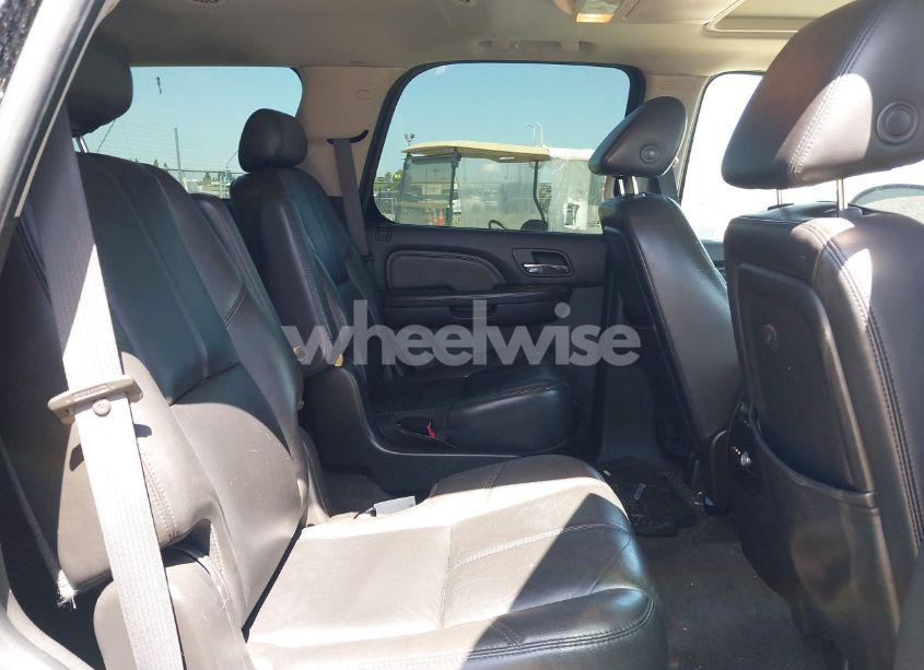 Photo 8 of 2008 Gmc Yukon DENALI (VIN 1GKFK63848J210877)