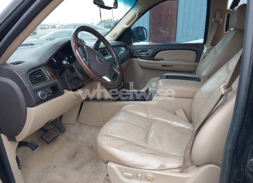 Photo 5 of 2007 Gmc Yukon DENALI (VIN 1GKFK63857J133435)