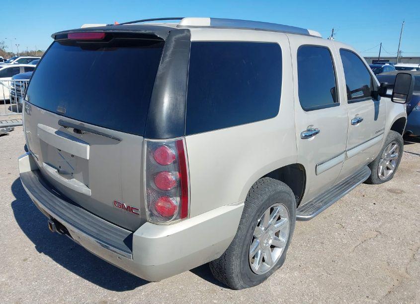 Photo 4 of 2007 Gmc Yukon DENALI (VIN 1GKFK63857J261948)