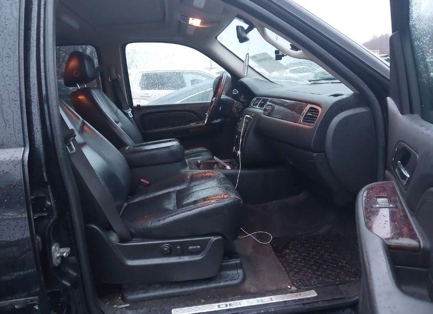 Photo 5 of 2007 Gmc Yukon DENALI (VIN 1GKFK63857J332484)