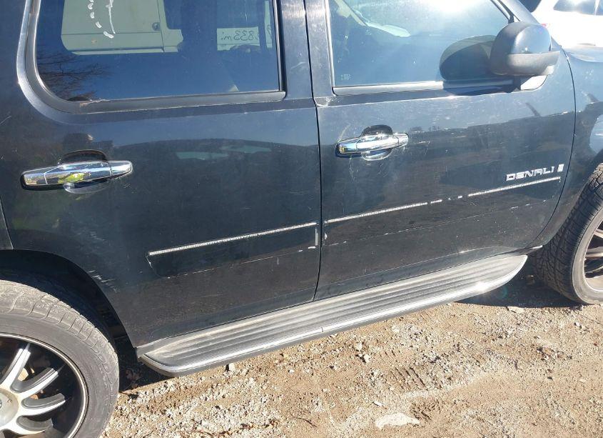 Photo 17 of 2007 Gmc Yukon DENALI (VIN 1GKFK63857J336597)