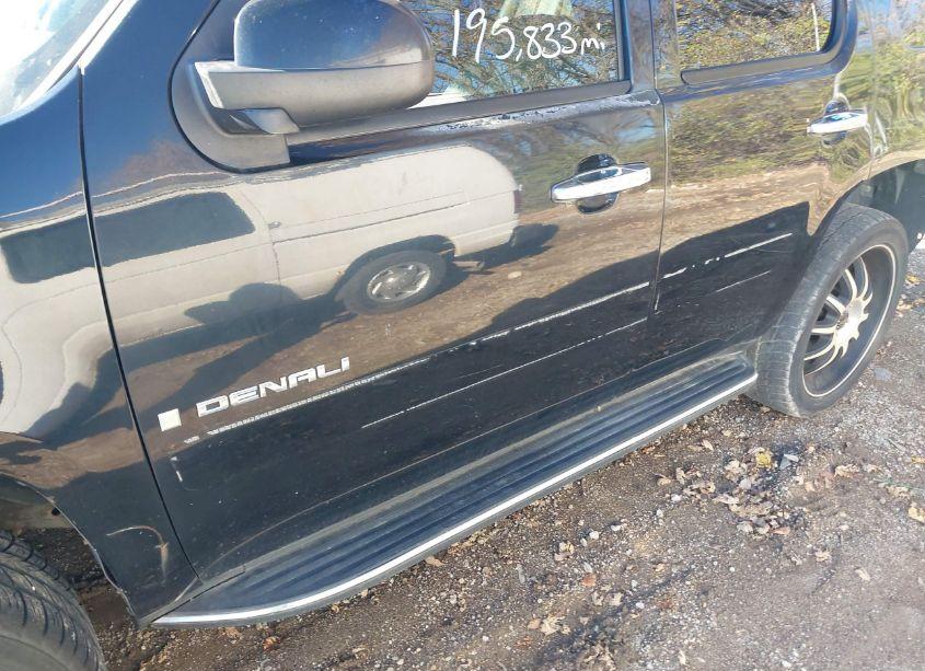 Photo 18 of 2007 Gmc Yukon DENALI (VIN 1GKFK63857J336597)