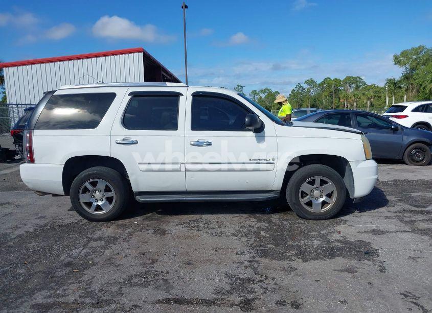 Photo 13 of 2007 Gmc Yukon DENALI (VIN 1GKFK63867J252370)