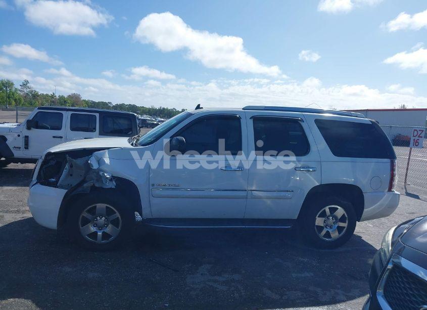 Photo 14 of 2007 Gmc Yukon DENALI (VIN 1GKFK63867J252370)