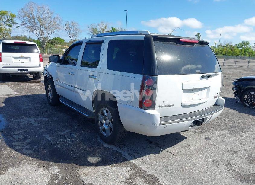 Photo 3 of 2007 Gmc Yukon DENALI (VIN 1GKFK63867J252370)