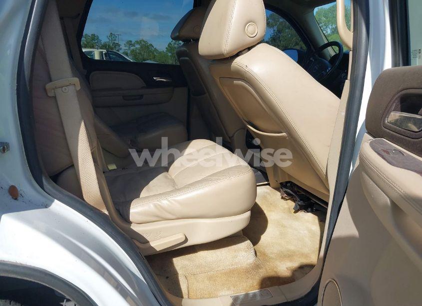 Photo 8 of 2007 Gmc Yukon DENALI (VIN 1GKFK63867J252370)