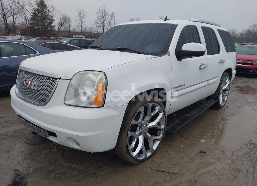 Photo 2 of 2007 Gmc Yukon DENALI (VIN 1GKFK63867J379541)