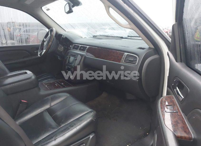 Photo 5 of 2007 Gmc Yukon DENALI (VIN 1GKFK63867J379541)