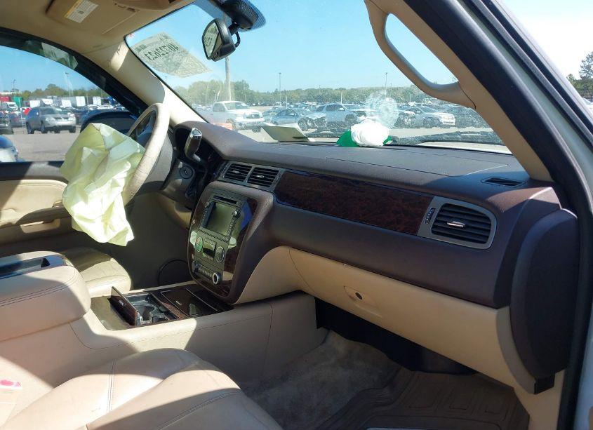 Photo 5 of 2008 Gmc Yukon DENALI (VIN 1GKFK63868J108352)