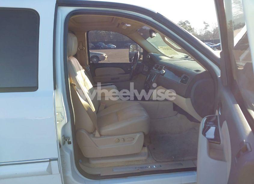 Photo 5 of 2008 Gmc Yukon DENALI (VIN 1GKFK63868J132182)