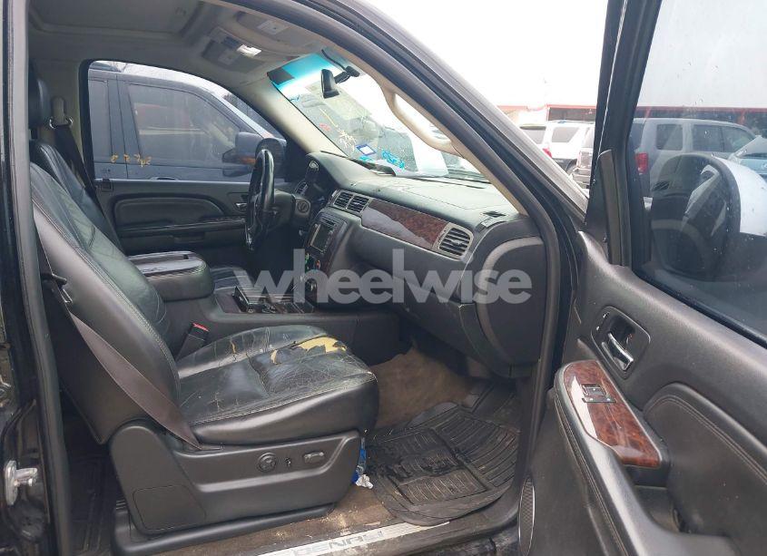 Photo 5 of 2008 Gmc Yukon DENALI (VIN 1GKFK63868J139536)