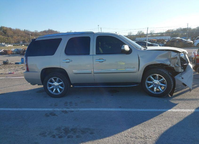 Photo 13 of 2007 Gmc Yukon DENALI (VIN 1GKFK63877J293204)