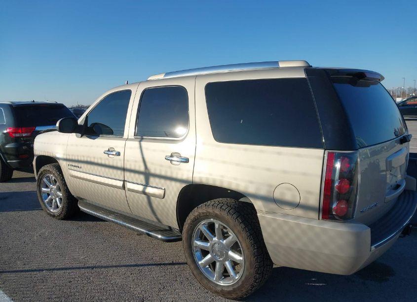 Photo 14 of 2007 Gmc Yukon DENALI (VIN 1GKFK63877J293204)