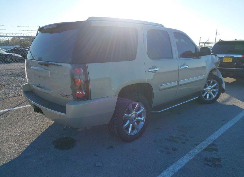 Photo 4 of 2007 Gmc Yukon DENALI (VIN 1GKFK63877J293204)