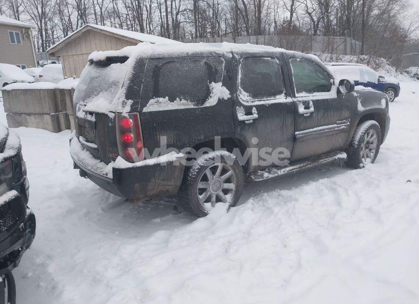 Photo 4 of 2007 Gmc Yukon DENALI (VIN 1GKFK63877J301107)